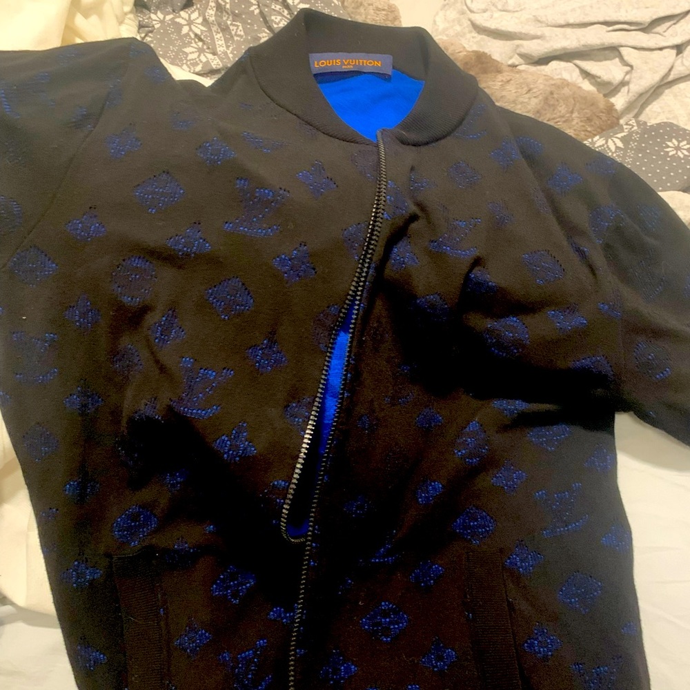 LV Sweater Large NEW